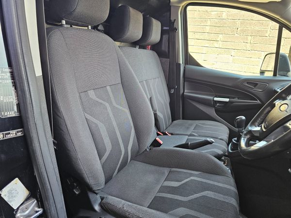 FORD TRANSIT CONNECT LWB // 3 SEATS // 05/26 CVRT 360245062