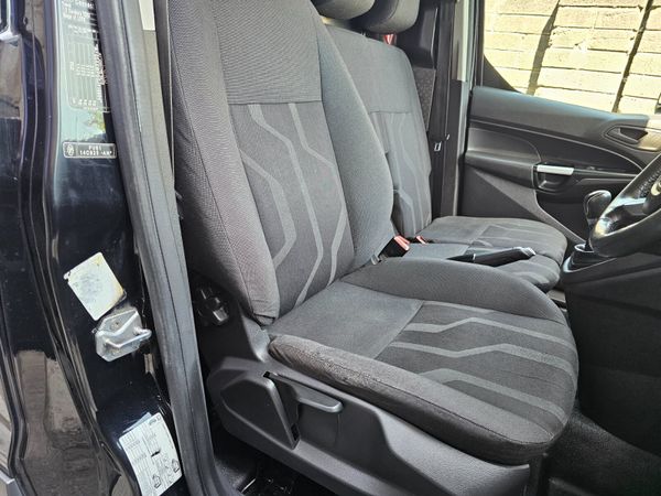 FORD TRANSIT CONNECT LWB // 3 SEATS // 05/26 CVRT 360245076