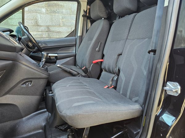 FORD TRANSIT CONNECT LWB // 3 SEATS // 05/26 CVRT 360245070