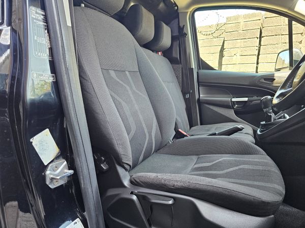 FORD TRANSIT CONNECT LWB // 3 SEATS // 05/26 CVRT 360245081