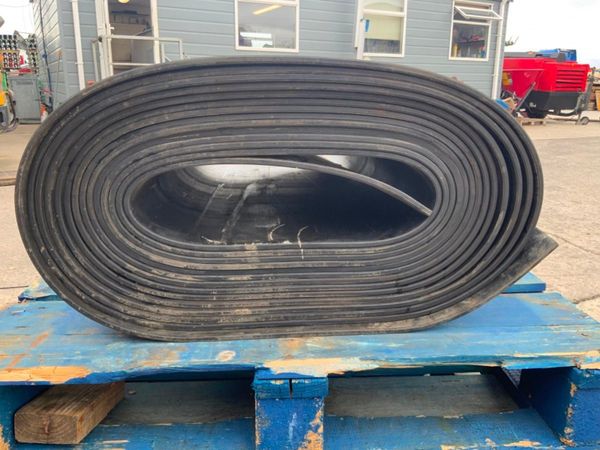 67ft x 36" RUBBER CONVEYOR MATTING........523-36. 360240922