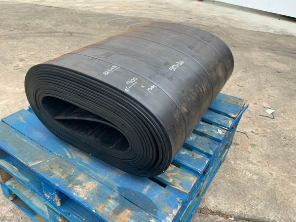 67ft x 36" RUBBER CONVEYOR MATTING........523-36. 360240932