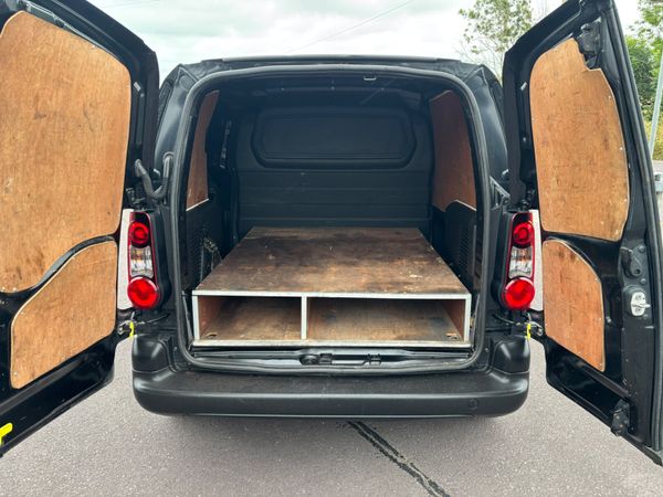 Peugeot Partner 2018 3Seater Diesel 360258325