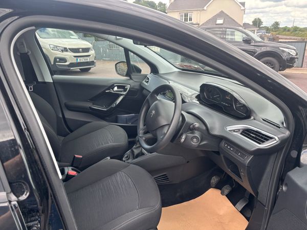 Peugeot 208 2017 360259912