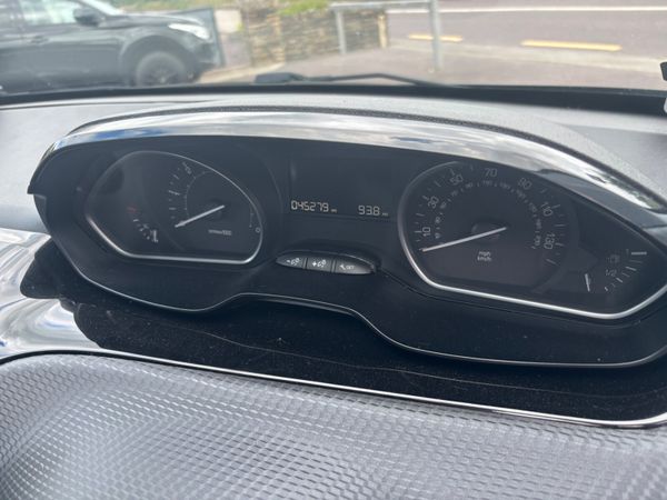Peugeot 208 2017 360259952