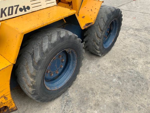KOMATSU SK07 SKID STEER WHEELED LOADER. 360267991