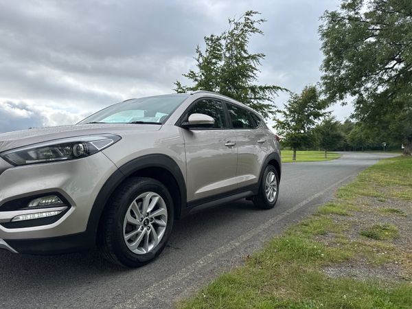 Hyundai Tucson 2018 SE Low mileage 360270509
