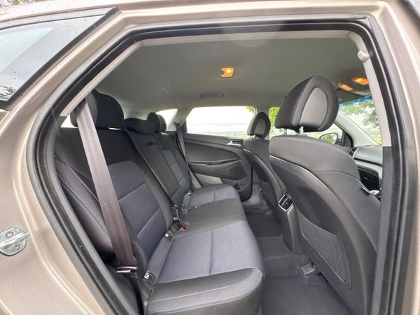Hyundai Tucson 2018 SE Low mileage 360270685
