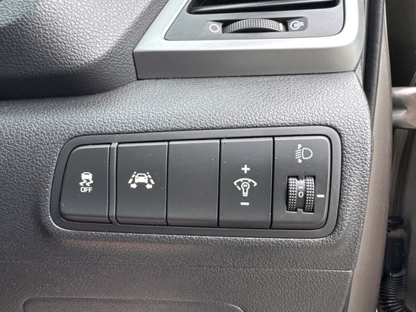 Hyundai Tucson 2018 SE Low mileage 360270805
