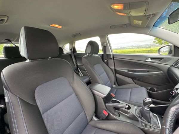 Hyundai Tucson 2018 SE Low mileage 360270866