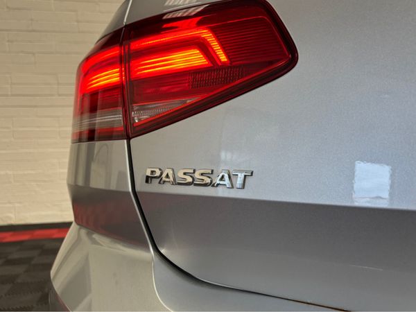 Volkswagen Passat 2.0 TDI R-LINE HIGH SPEC DIGITAL 360362211