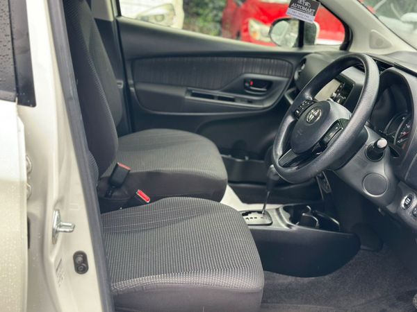 Toyota Yaris (Vitz) 2017  Push start immobiliser 360376596