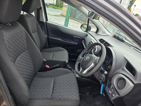 Toyota Yaris 2013 360389316