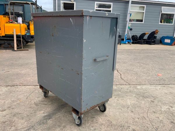 SECURE SITE STORAGE CHEST / TOOL SAFE...4174. 360394083