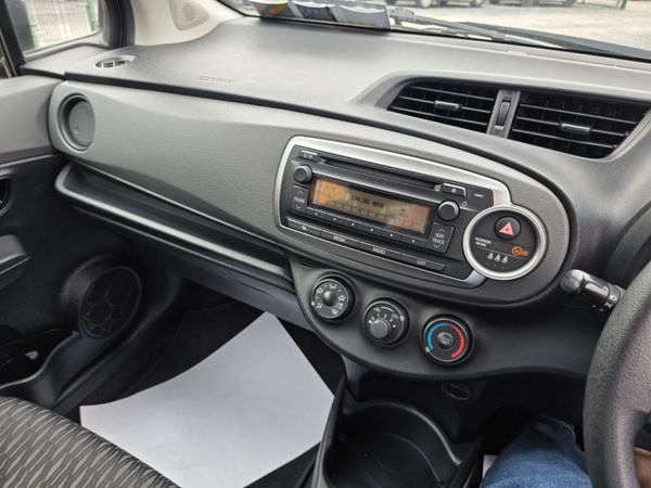 Toyota Yaris 2012 360444882