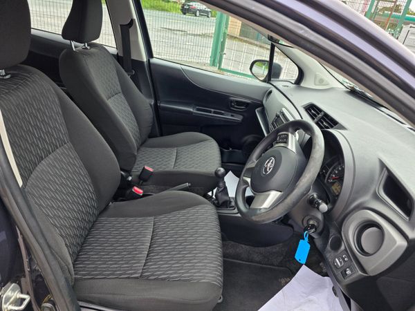 Toyota Yaris 2012 360444894