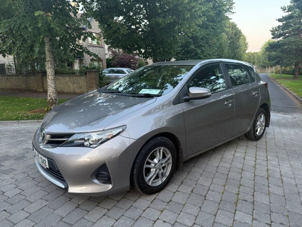 Toyota Auris 2013 1.33 Petrol only 89,000kms 360441545