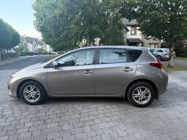 Toyota Auris 2013 1.33 Petrol only 89,000kms 360441549