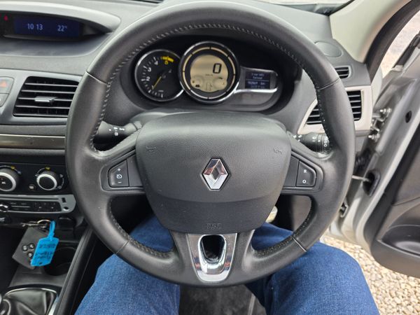 Renault Megane Estate  2015 360441778