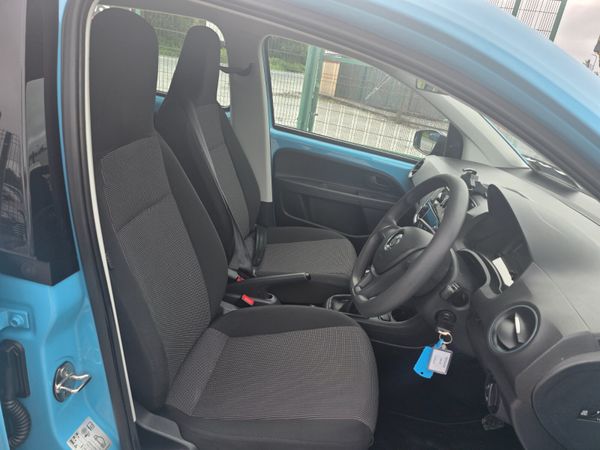 Volkswagen up! 2018 360443823