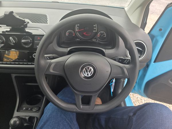 Volkswagen up! 2018 360443842