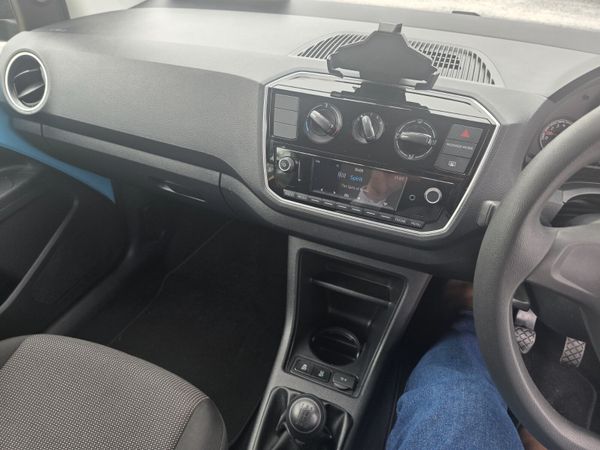 Volkswagen up! 2018 360443843