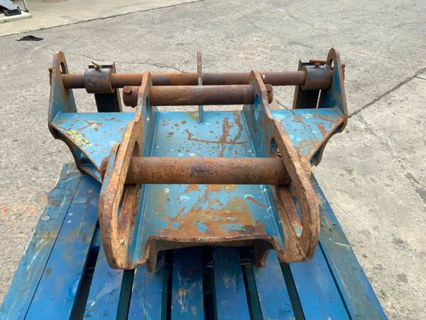 2020 CONQUIP PALLET FORKS....65mm PINS......3679. 360464886