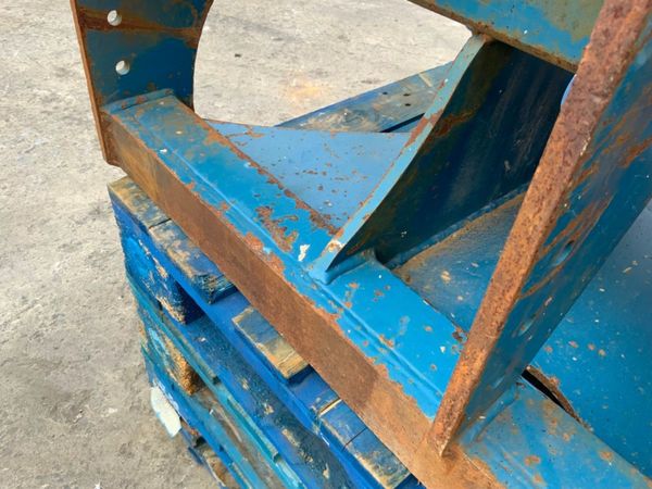 2020 CONQUIP PALLET FORKS....65mm PINS......3679. 360464894