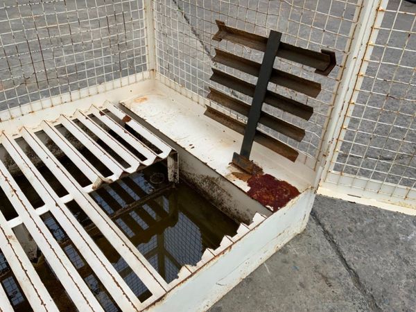ON SITE CHEMICAL STORAGE CAGE.....3712..(COSHH) 360465025