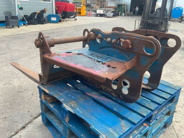 CONQUIP PALLET FORKS....65mm PINS........3629. 360467054
