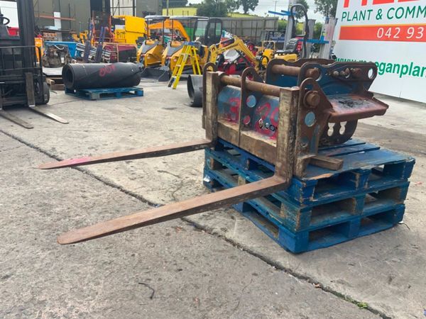 CONQUIP PALLET FORKS....65mm PINS........3629. 360467052