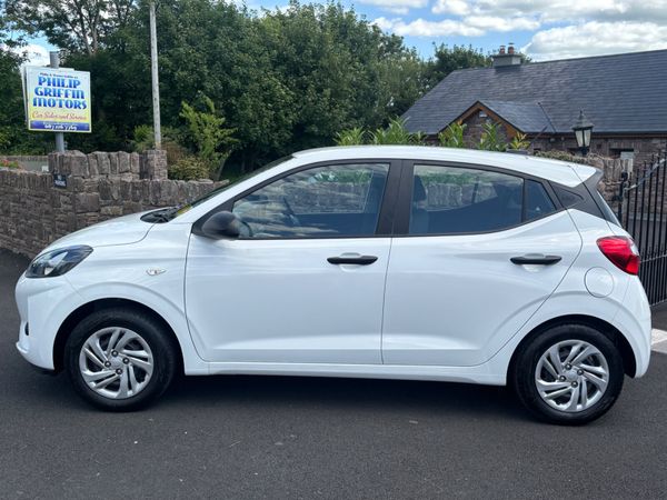 Hyundai i10 2024 only 20000 kms  as new 360501012