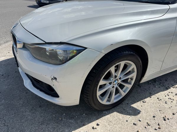 BMW 3-Series 2016 360526311