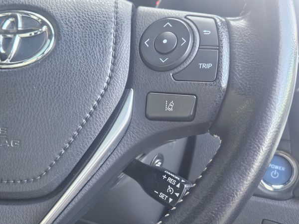 2016 Toyota Auris Hybrid /Modellista Spec 360546606