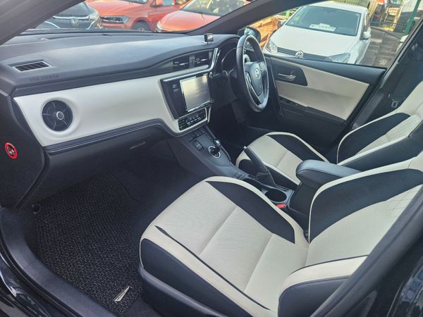 2016 Toyota Auris Hybrid /Modellista Spec 360546602