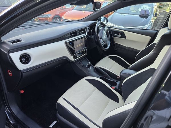 2016 Toyota Auris Hybrid /Modellista Spec 360546649
