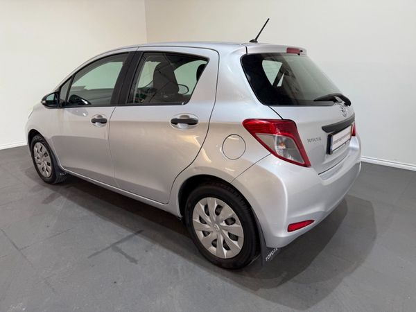 Toyota Yaris 1.0 VVT-i 3Dr Terra 360575035