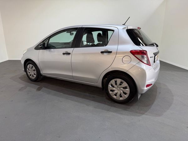 Toyota Yaris 1.0 VVT-i 3Dr Terra 360575046