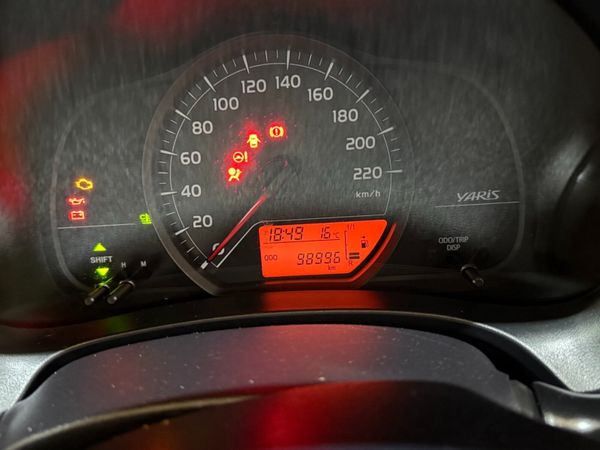 Toyota Yaris 1.0 VVT-i 3Dr Terra 360575040