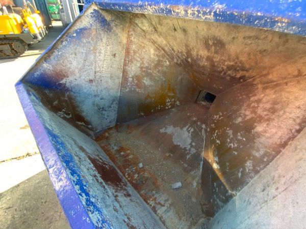 CONQUIP 1500lts CONCRETE POURING SKIP....1125c. 360581137