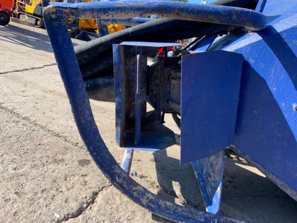 CONQUIP 1500lts CONCRETE POURING SKIP....1125c. 360581140