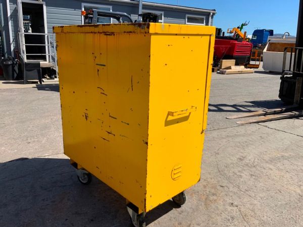 ARMOGUARD CHEMICAL STORAGE BOX.....P179. 360595084