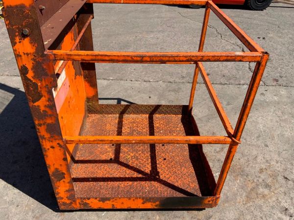 FORK LIFT ACCESS PLAFORM / MAN BASKET.....4014-2. 360595239
