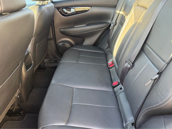 Nissan Qashqai 1.2 SV PREMIUM '17 4DR 360597030