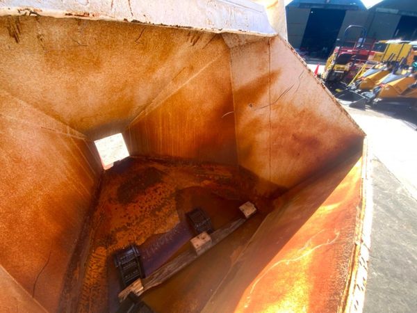 SECATOL 1500lts CONCRETE POURING SKIP.....3664 360593244