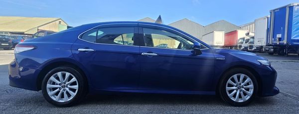 2019 Toyota Camry | Hybrid 360603069
