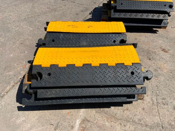 INTERLOCKING CABLE PROTECTION RAMPS....2224. 360610289