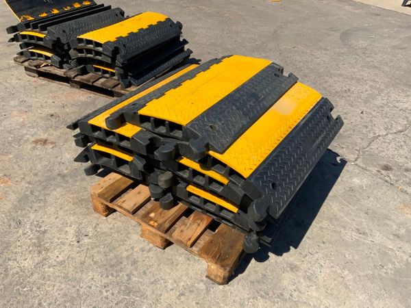 INTERLOCKING CABLE PROTECTION RAMPS....2224. 360610294