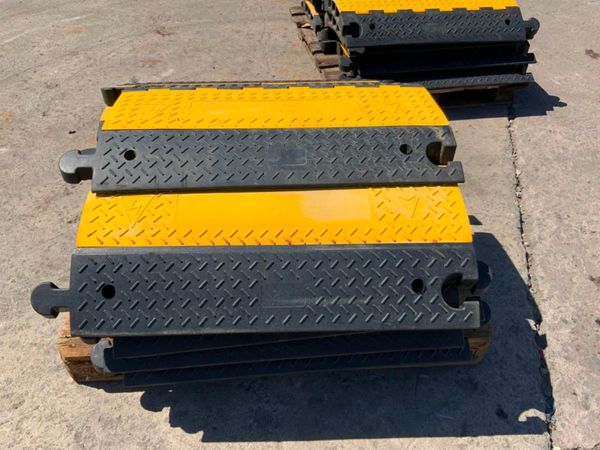 INTERLOCKING CABLE PROTECTION RAMPS....2224. 360610295