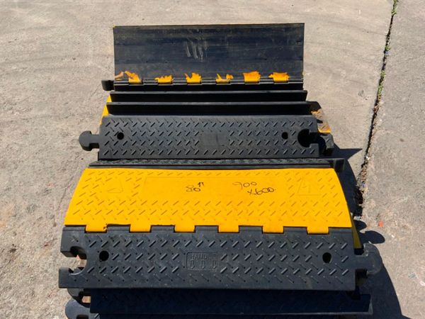 INTERLOCKING CABLE PROTECTION RAMPS....2224. 360610292